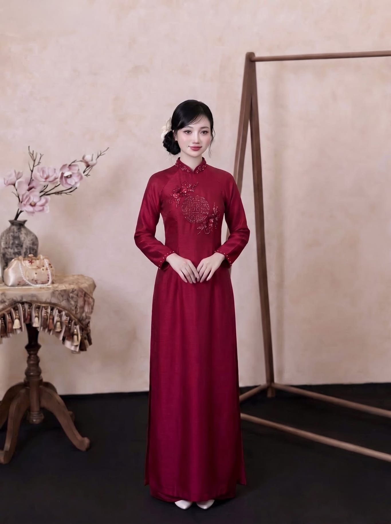 Dâu rể cười rạng rỡ trong ngày cưới qua ống kính phóng sự tự nhiên tại TP Vinh